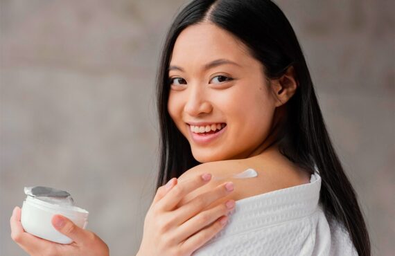 8 Great Scrubs for Oily Skin
